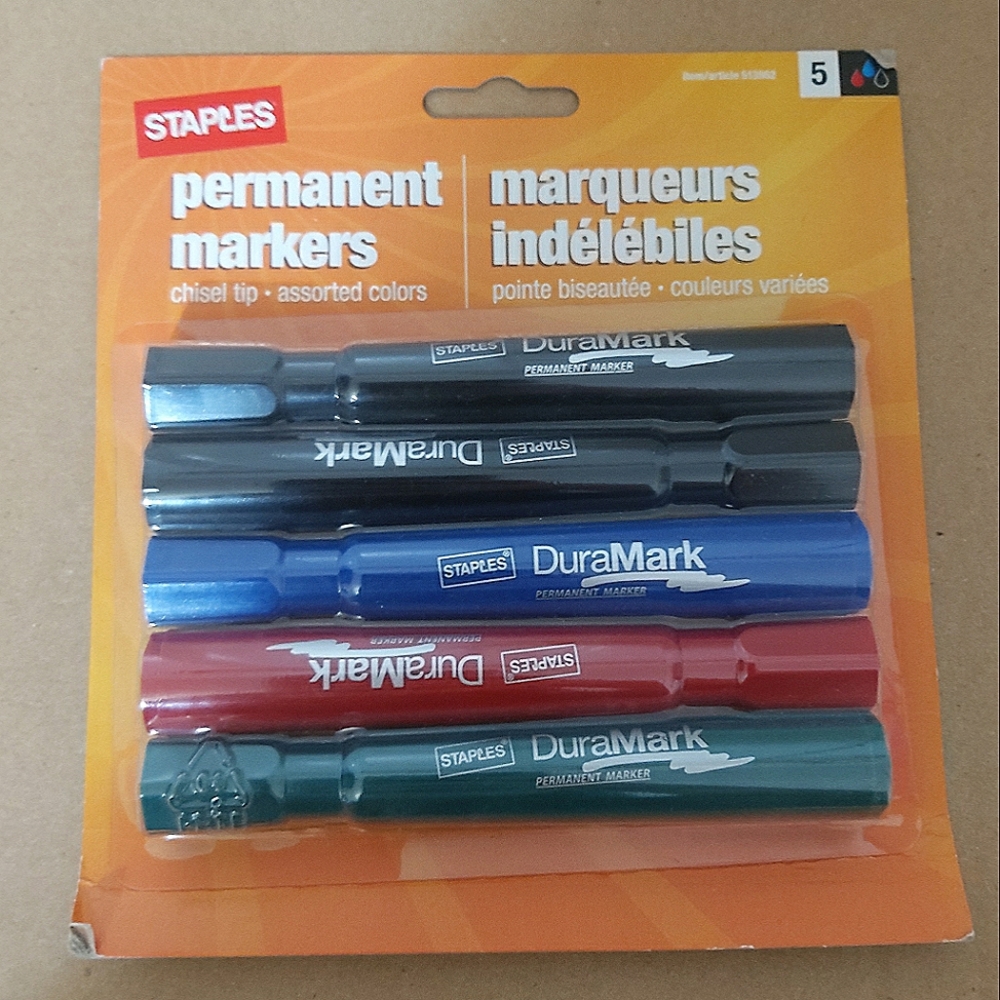 💜 3/$12 NWT Staples permanent marker in assorted colours